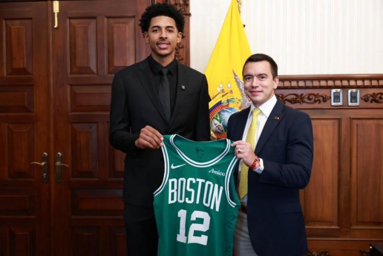 开云登录入口地址-厄瓜多尔首位NBA球员！厄瓜多尔总统接见绿军球员小RJ-路易斯