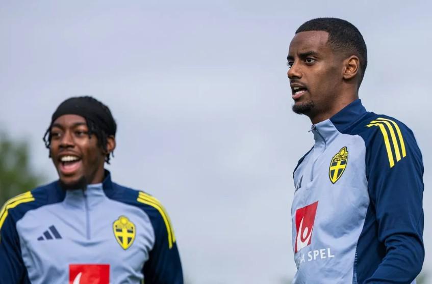 开云电子-瑞典主帅：伊萨克没参加正常的季前赛，立刻让他首发风险太大