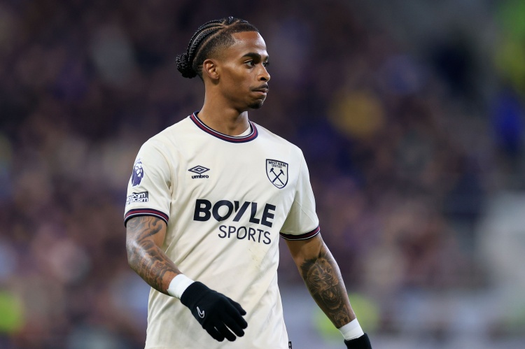 开云体育app-每日邮报：热刺是有意引进萨默维尔的球队之一，签下他特尔或外租