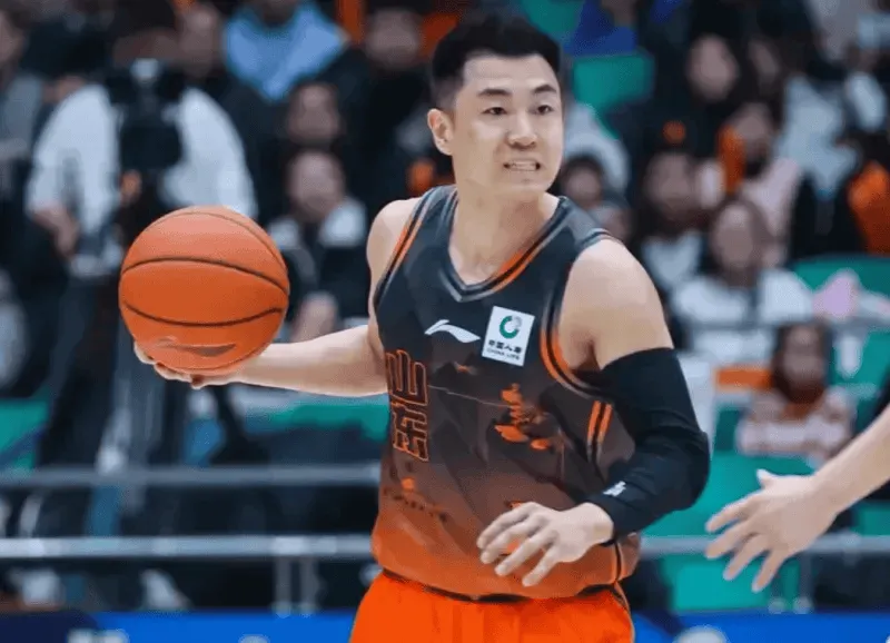 开云体育app-今晚广厦vs山东大名单：朱俊龙、胡金秋出战，高诗岩在列